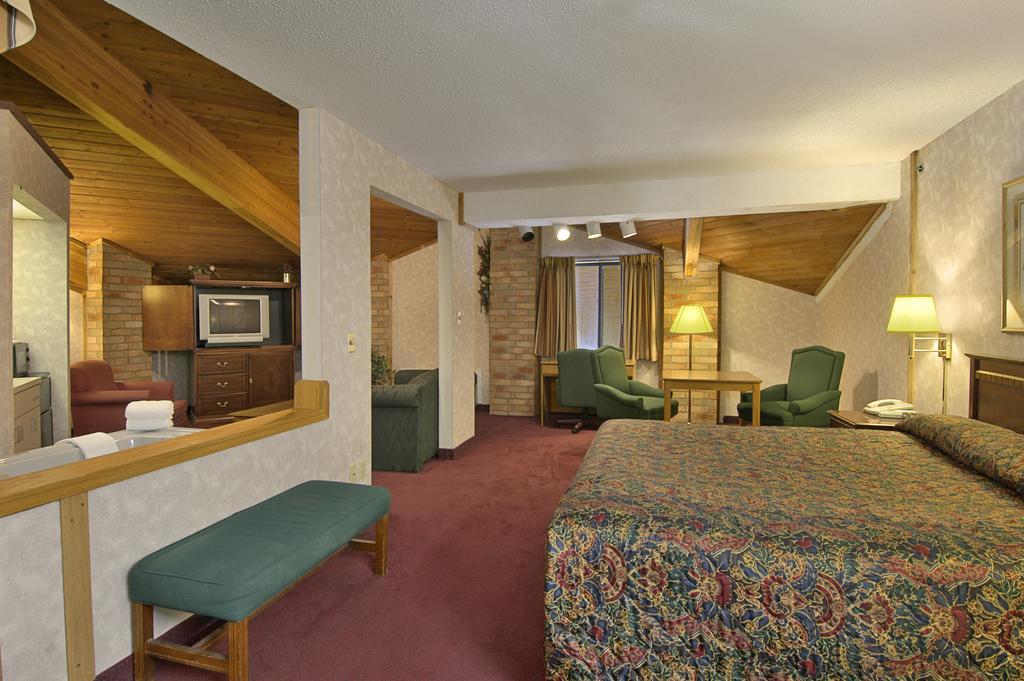 Baymont By Wyndham Muskegon Quarto foto
