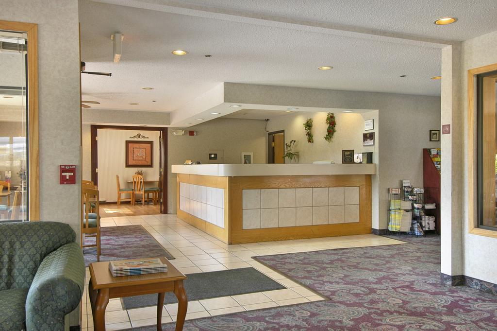 Baymont By Wyndham Muskegon Interior foto