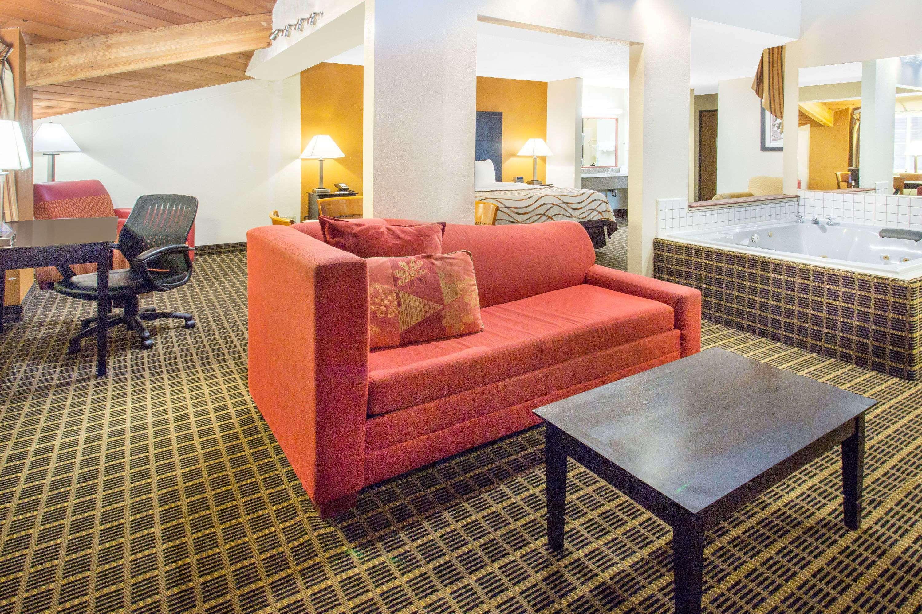 Baymont By Wyndham Muskegon Exterior foto