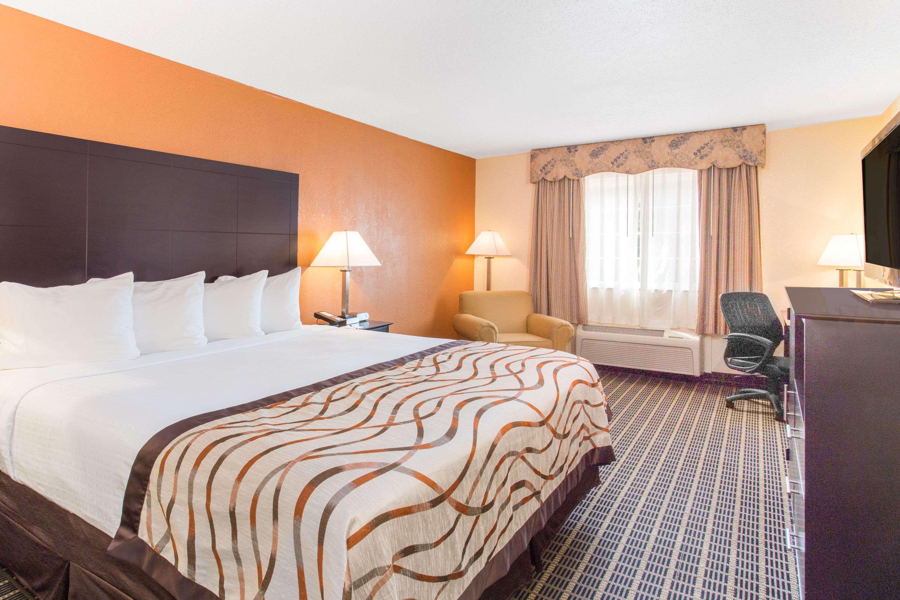 Baymont By Wyndham Muskegon Exterior foto