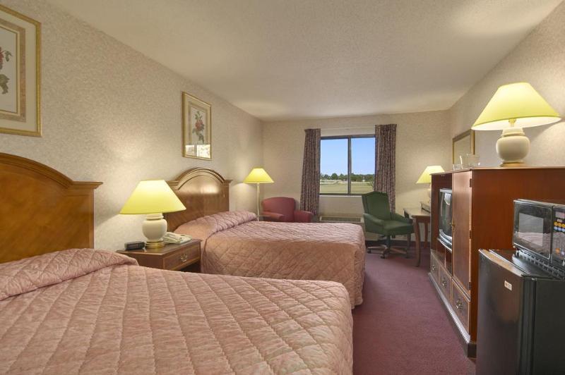 Baymont By Wyndham Muskegon Quarto foto