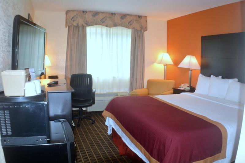 Baymont By Wyndham Muskegon Exterior foto