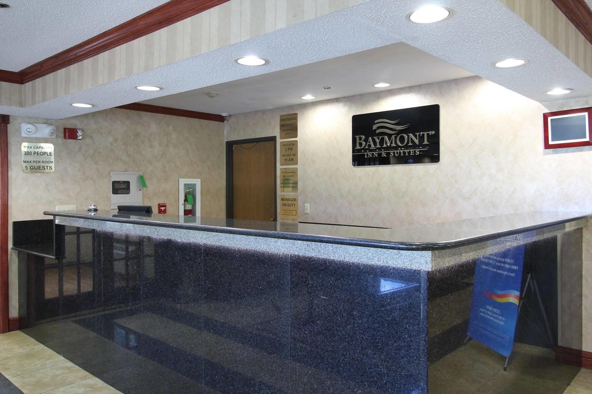 Baymont By Wyndham Muskegon Exterior foto