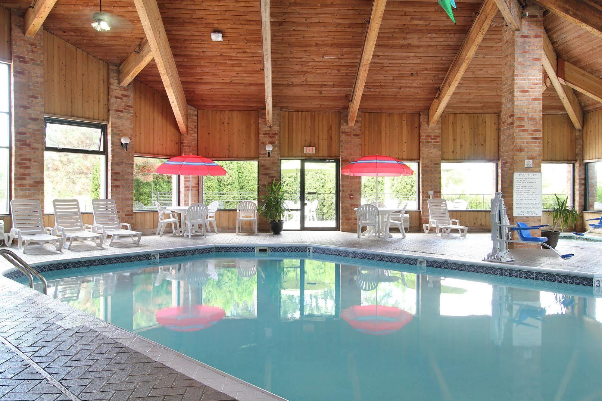 Baymont By Wyndham Muskegon Exterior foto